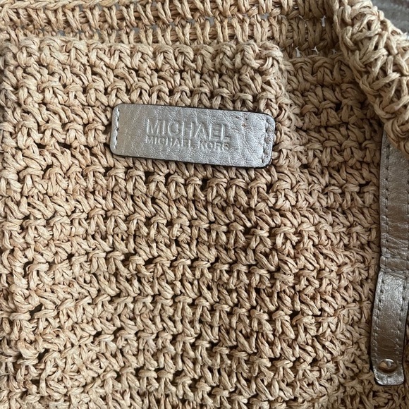 Michael Kors Straw Tote Bag with Metallic Gold Straps - Picture 4 of 12